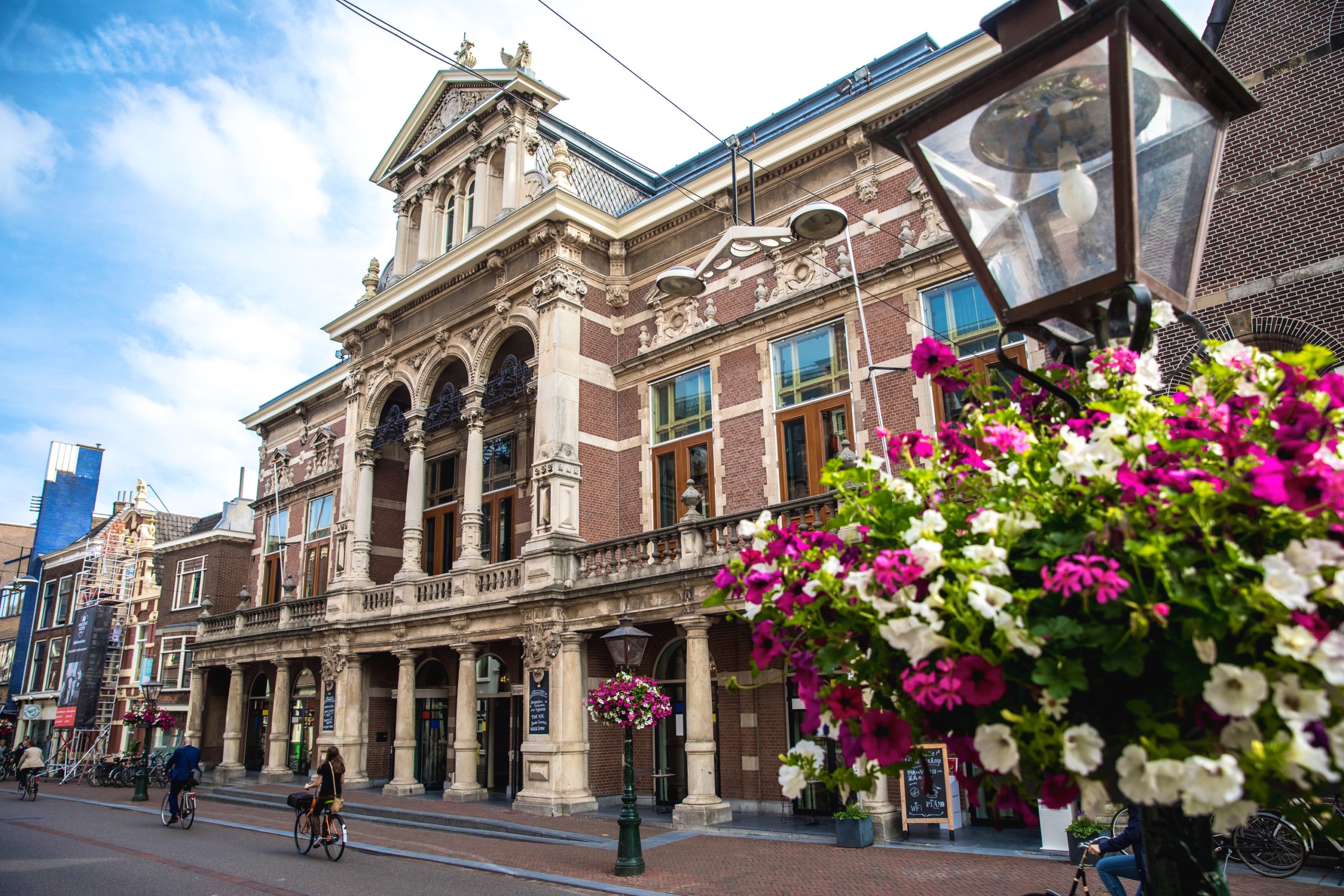 Stadsgehoorzaal side view